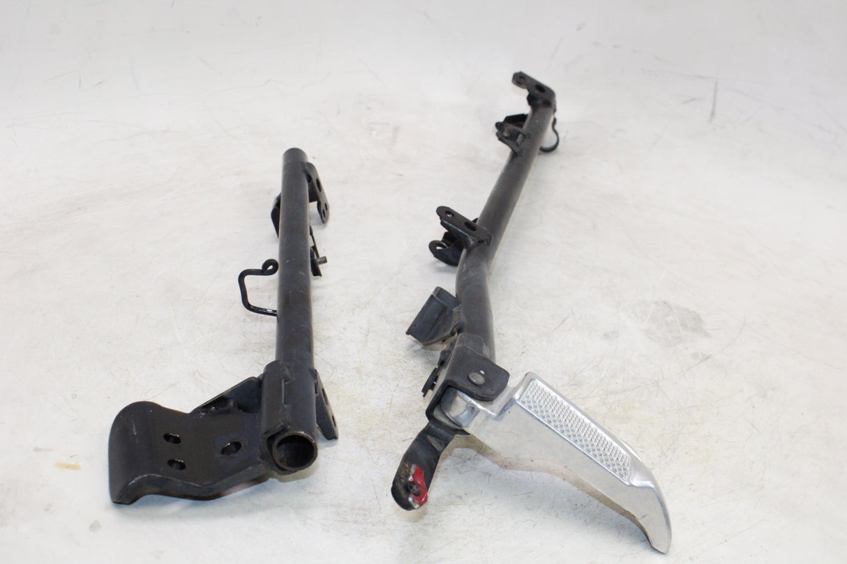2010 Honda Elite 110 NHX110 OEM RIGHT REAR BACK PASSENGER PEG W BRACKET PAIR