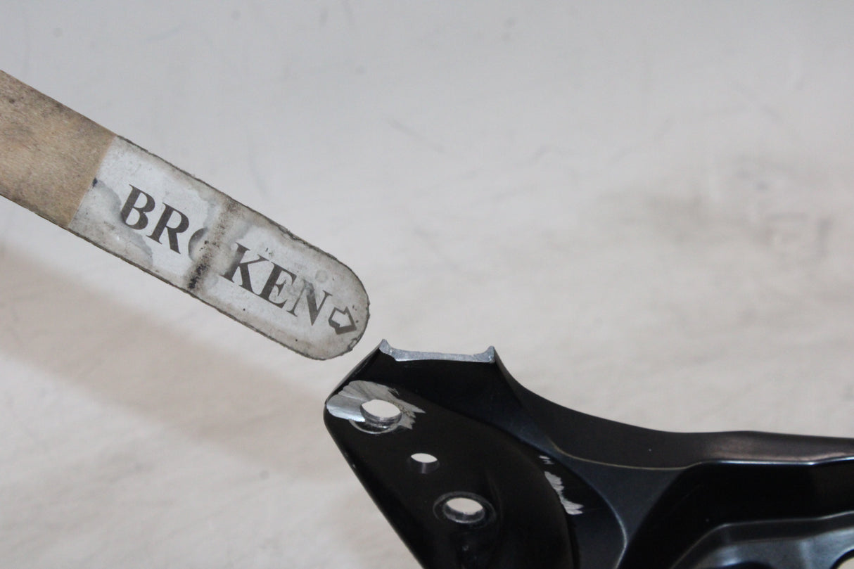 2007 Suzuki GSXR600 OEM UPPER FAIRING MIRROR GAUGES STAY BRACKET