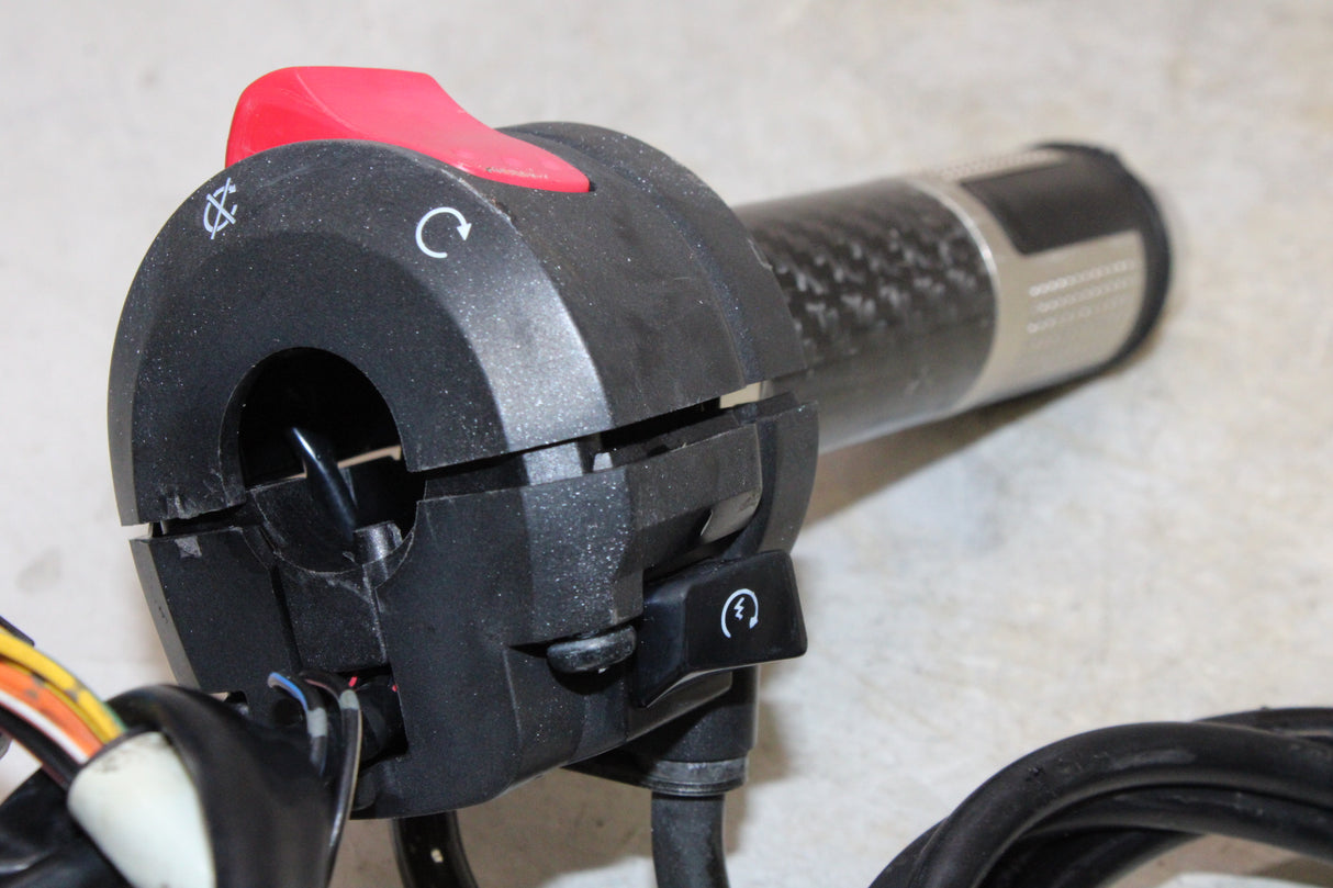 2007 Suzuki GSXR600 OEM RIGHT CLIP ON HANDLE KILL OFF START SWITCH SWITCHES