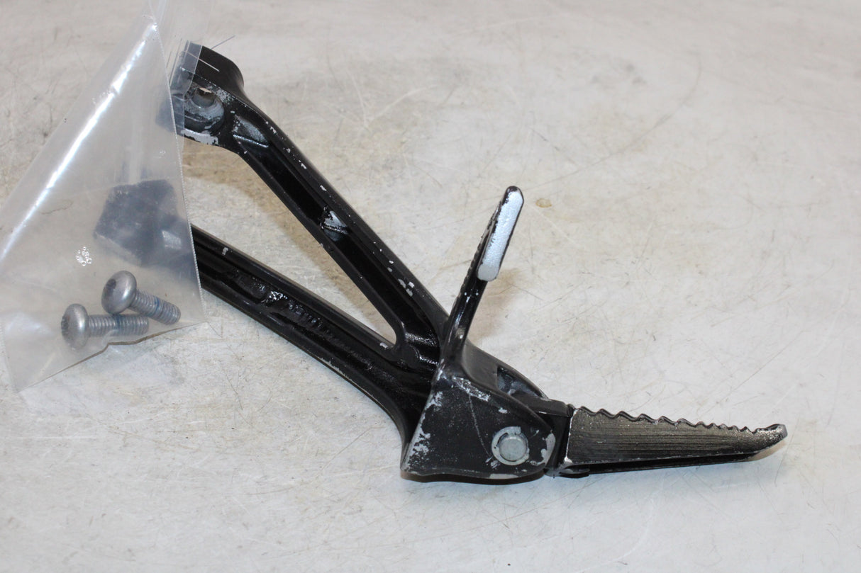 2007 Suzuki GSXR600 OEM RIGHT REAR BACK PASSENGER PEG