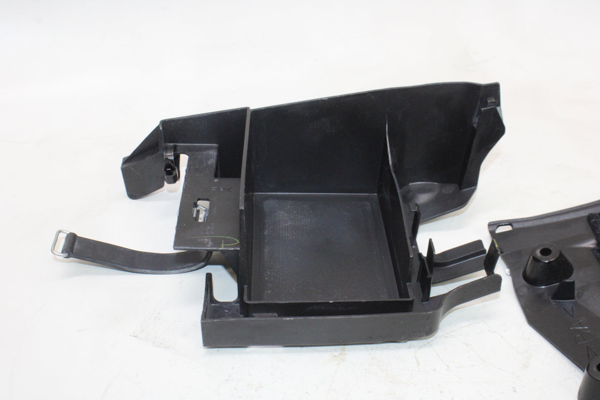 2009 Yamaha YZF R1 OEM REAR BACK TAIL UNDERTAIL BATTERY TRAY PLASTIC PAIR