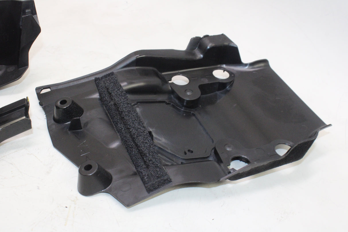 2009 Yamaha YZF R1 OEM REAR BACK TAIL UNDERTAIL BATTERY TRAY PLASTIC PAIR