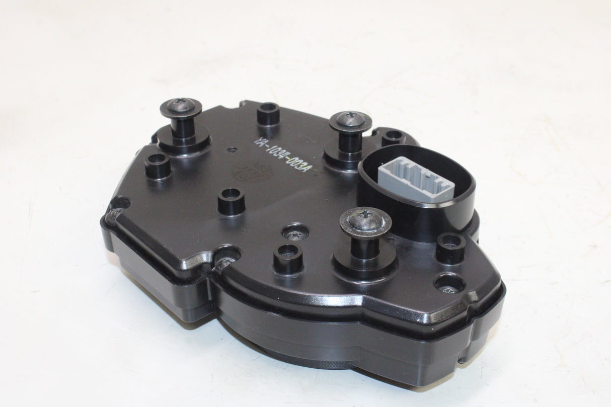 2009 Yamaha YZF R1 OEM SPEEDO TACH GAUGES DISPLAY CLUSTER SPEEDOMETER TACHOMETER