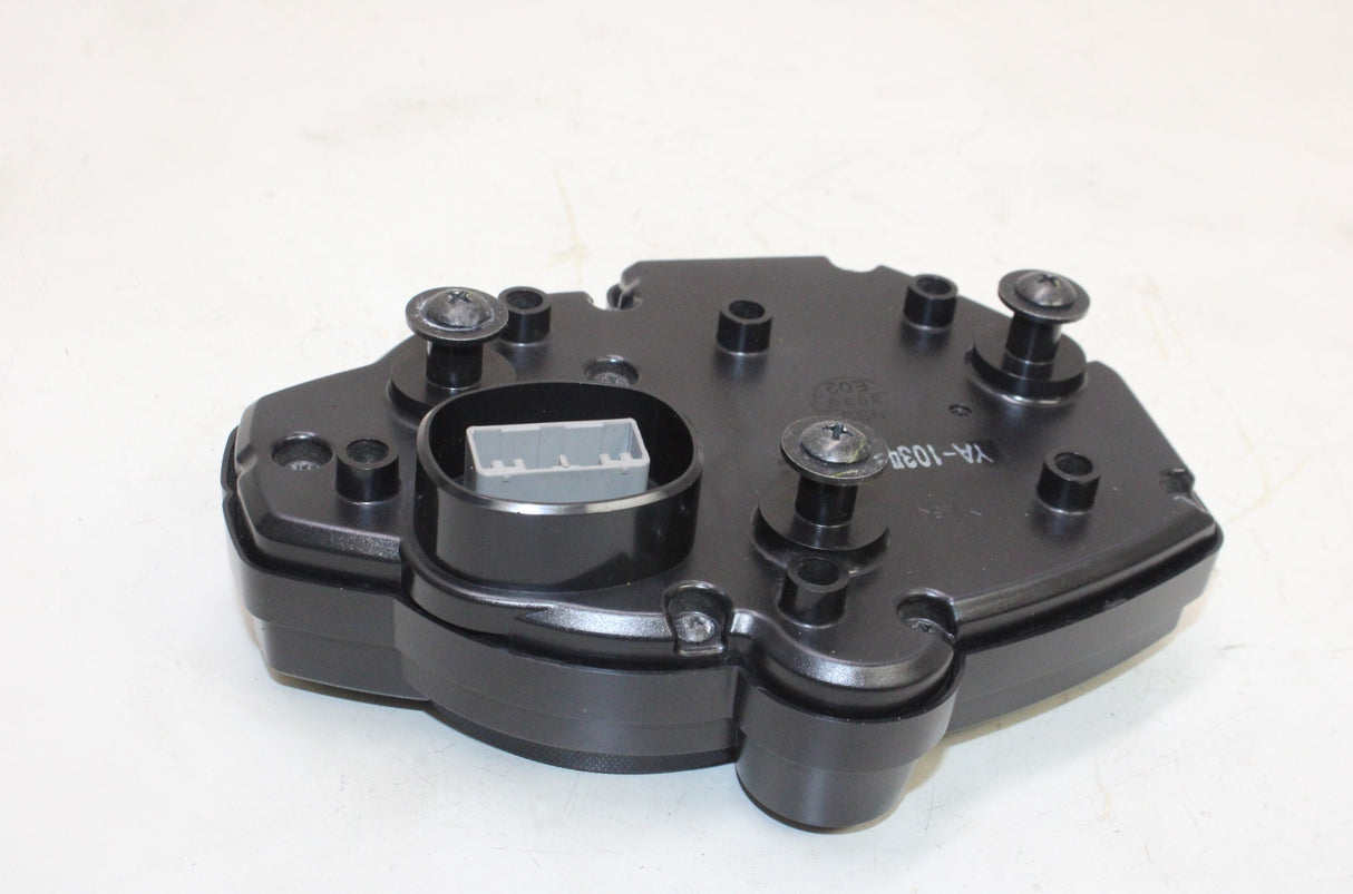 2009 Yamaha YZF R1 OEM SPEEDO TACH GAUGES DISPLAY CLUSTER SPEEDOMETER TACHOMETER