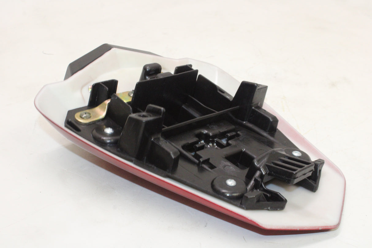 2009 Yamaha YZF R1 OEM CENTER REAR BACK SEAT TAIL TOP FAIRING COVER TRIM COWL