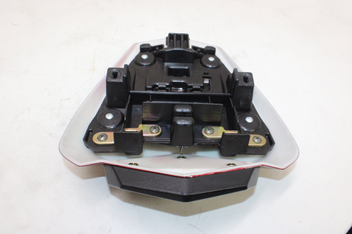 2009 Yamaha YZF R1 OEM CENTER REAR BACK SEAT TAIL TOP FAIRING COVER TRIM COWL