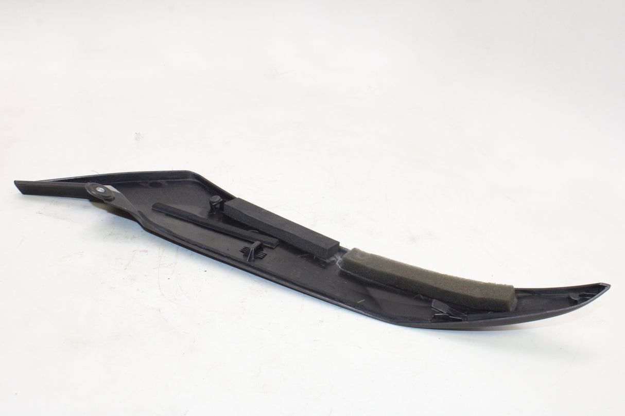 2009 Yamaha YZF R1 OEM RIGHT GAS TANK FUEL CELL PANEL COVER TRIM COWL