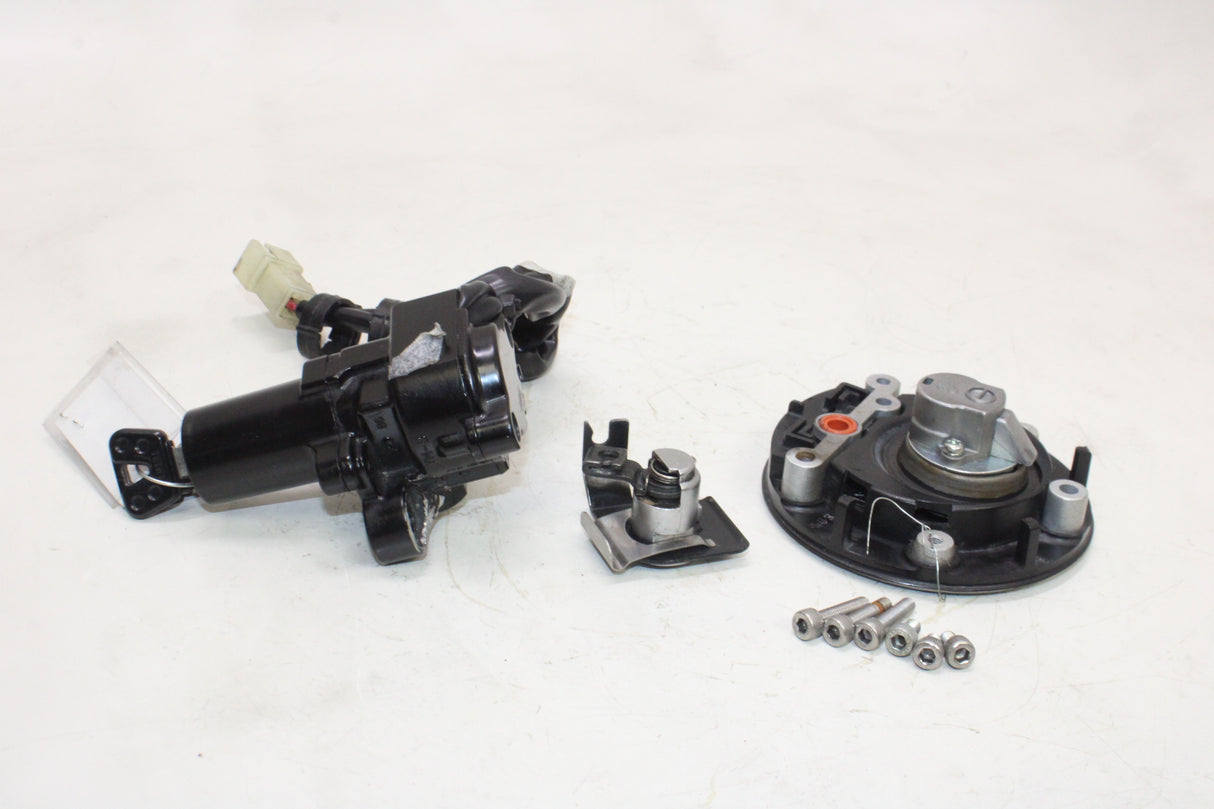2009 Yamaha YZF R1 OEM IGNITION LOCK SET W/ GAS CAP AND SEAT LOCK !w Key!