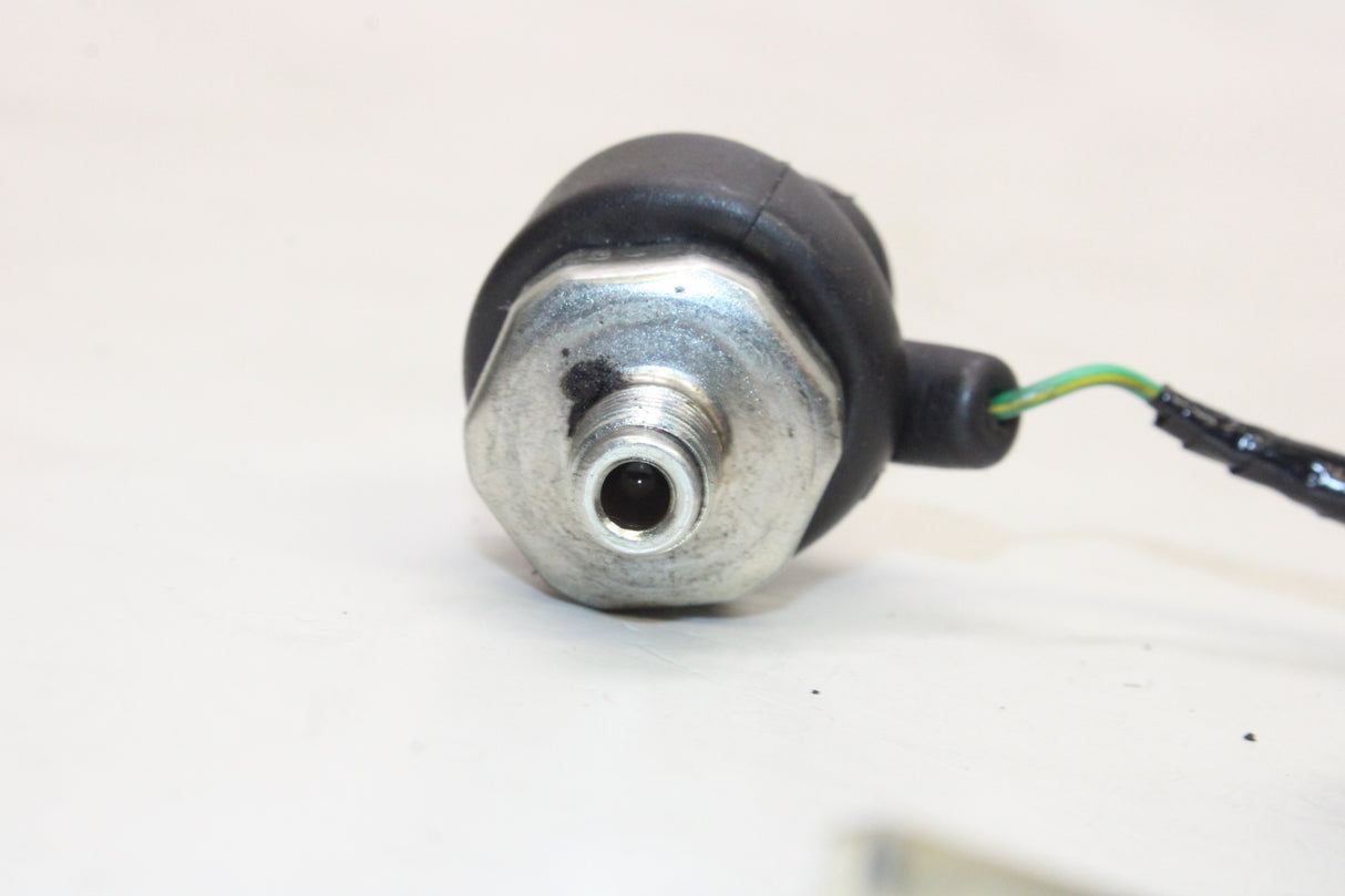 2007 Suzuki GSXR750 OEM OIL PRESSURE SENSOR