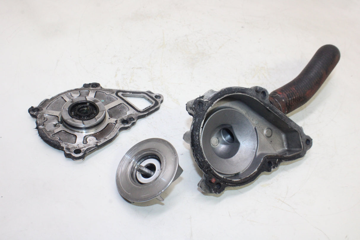 2014 Kawasaki Ninja 650 EX650 OEM ENGINE WATER COOLANT PUMP !for Parts!