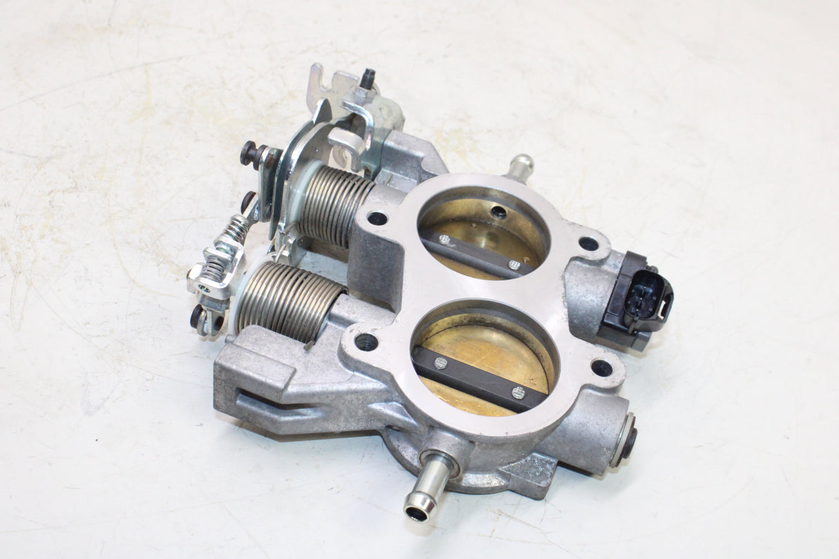 2009 Victory Vegas OEM MAIN FUEL INJECTORS / THROTTLE BODIES