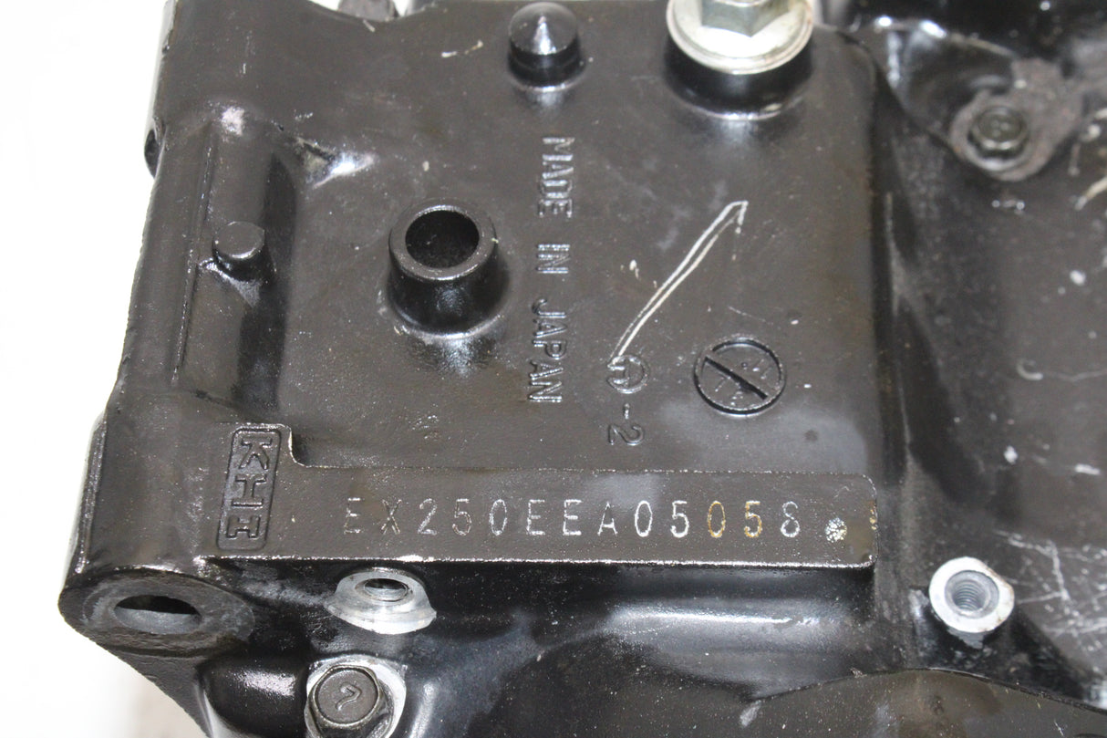 2004 Kawasaki Ninja 250R EX250-F OEM ENGINE MOTOR CRANKCASE CRANK CASES BLOCK