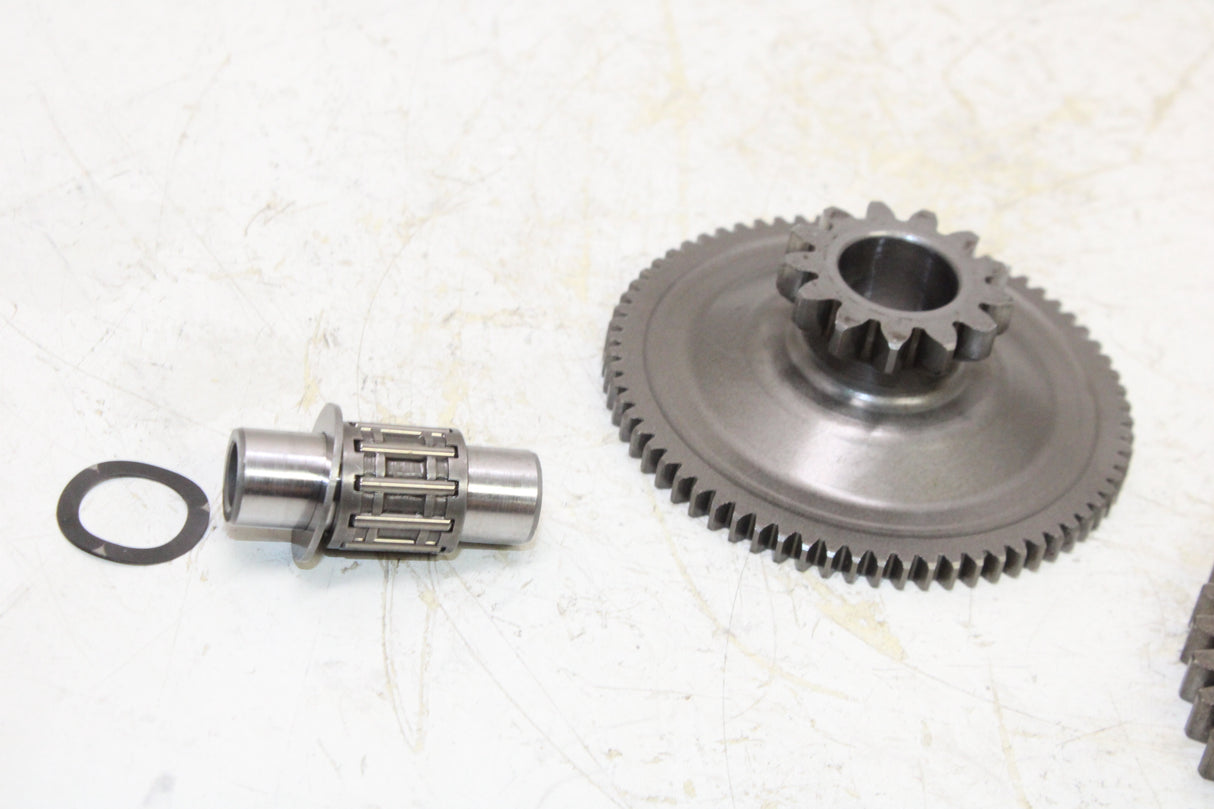 2001 Suzuki GSXR600 OEM ENGINE MOTOR IDLER IDLING GEAR
