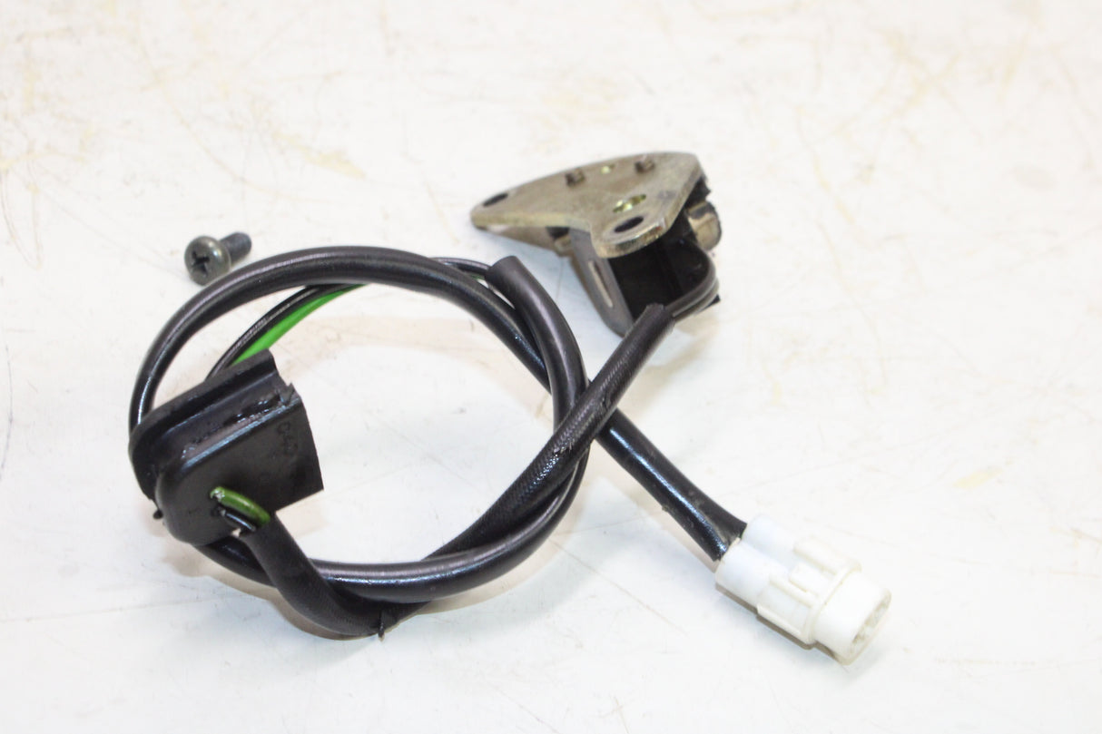 2001 Suzuki GSXR600 OEM ENGINE MOTOR COIL PICKUP PULSE PULSER SENSOR