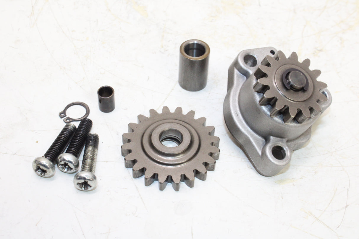 2008 Hyosung GT250 OEM ENGINE MOTOR OIL PUMP