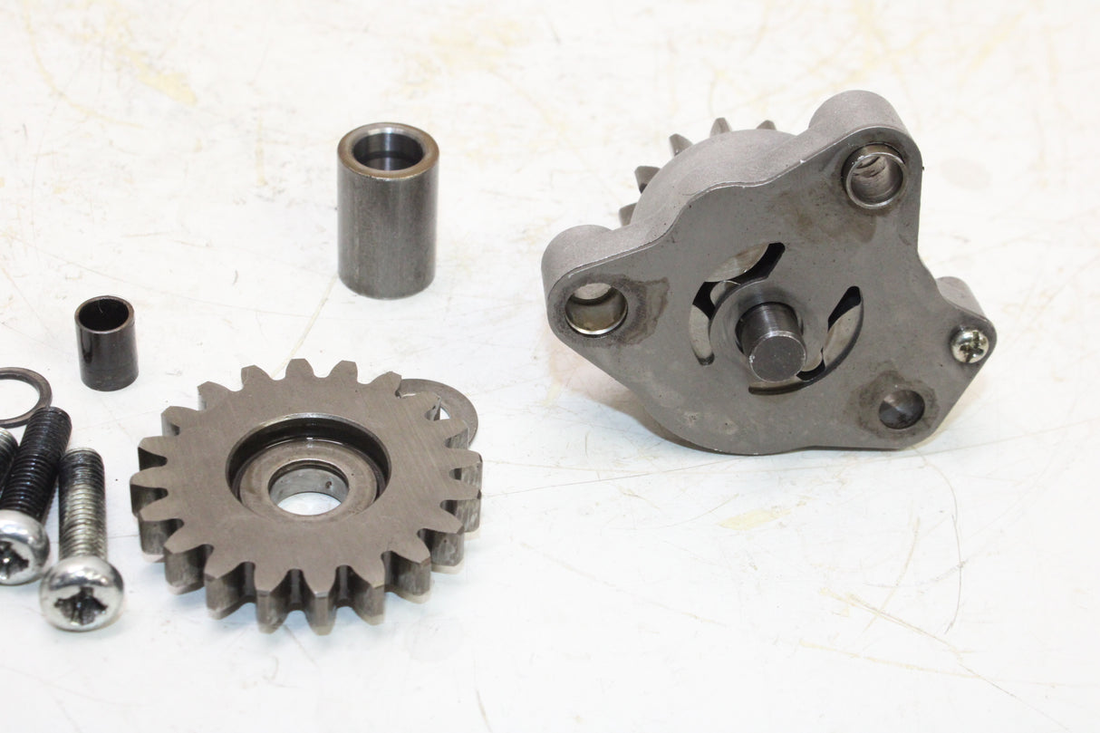 2008 Hyosung GT250 OEM ENGINE MOTOR OIL PUMP