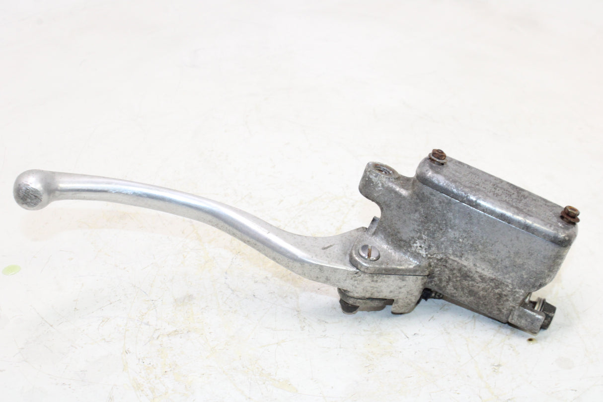 2004 Honda VTX1300C OEM FRONT BRAKE MASTER CYLINDER W/ LEVER