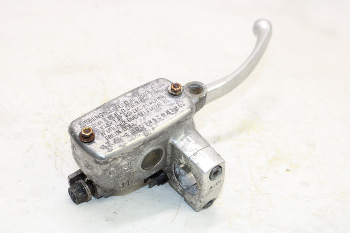 2004 Honda VTX1300C OEM FRONT BRAKE MASTER CYLINDER W/ LEVER