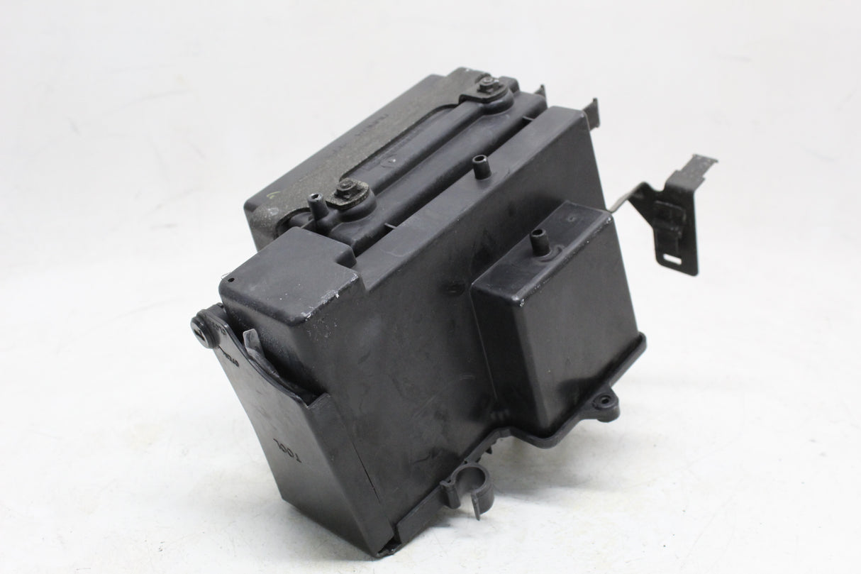 2005 Honda VTX1300S OEM REAR BACK TAIL UNDERTAIL BATTERY TRAY PLASTIC BRACKET