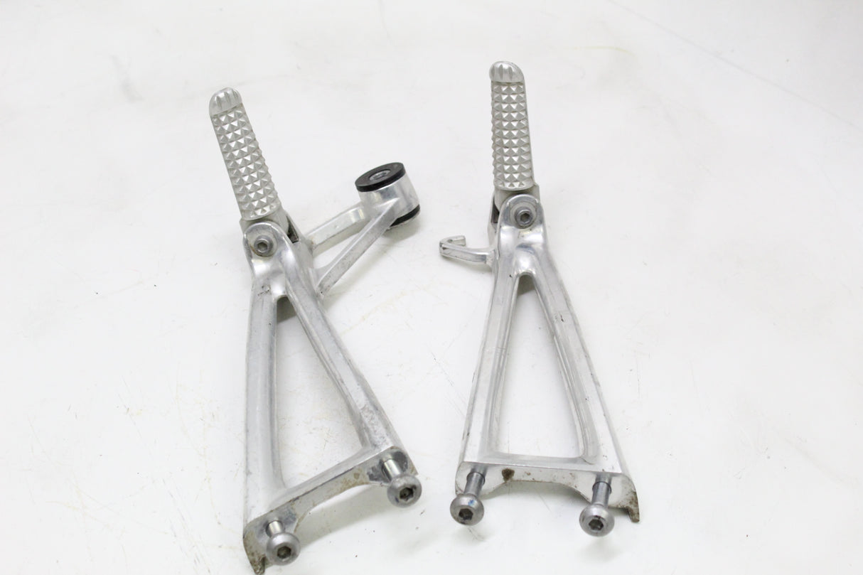 2007 Yamaha YZF R6S OEM REAR BACK PASSENGER PEG SET PAIR