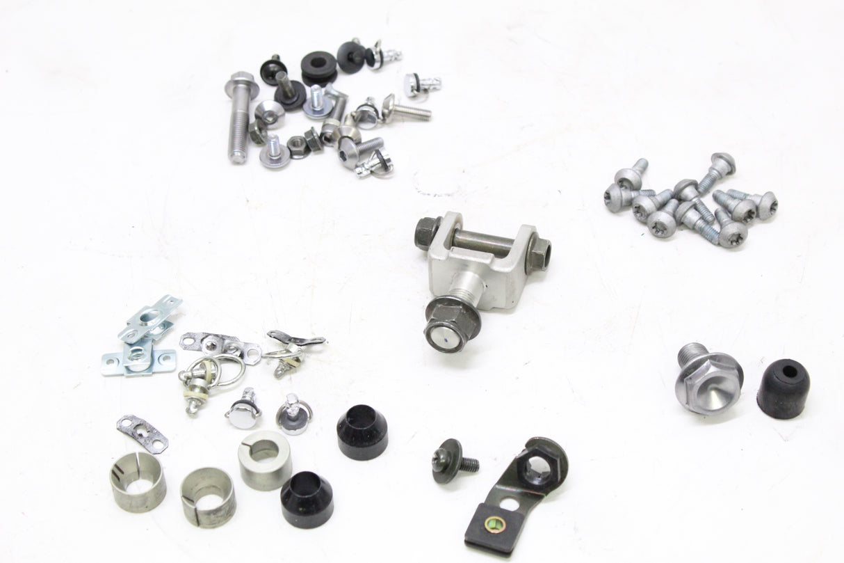 2004 Yamaha YZF R1 04-06 OEM BOLTS HARDWARE SCREWS SET