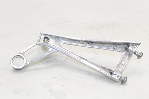 2003-05 Yamaha Yzf R6 Right Rear Back Passenger Peg 5sl-27440-01-00 OEM
