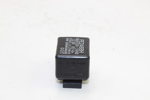 2003-05 Yamaha Yzf R6 Turn Signal Blinker Relay Flasher Switch OEM