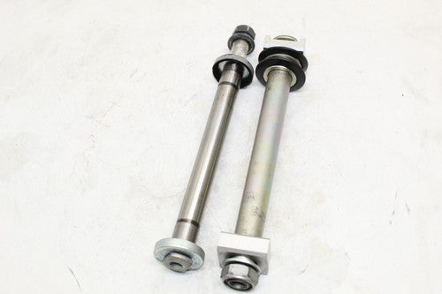 2009 Yamaha Yzf R6s Rear Axle Back Wheel Rim Swingarm Bolt