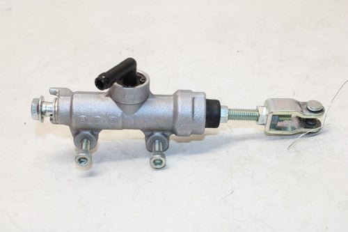 2019 Suzuki Gsxr250r Rear Back Brake Master Cylinder With Reservoir