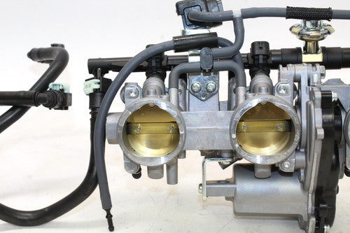2021 Yamaha Yzf-r1 Main Fuel Injectors Throttle Bodies OEM