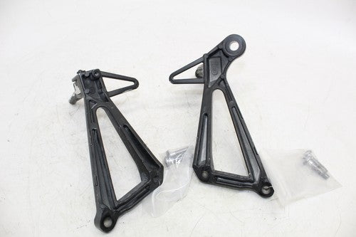 2018 Yamaha Yzf-r3 Rear Back Passenger Peg Set Pair