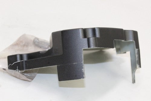 2007 Yamaha Fz6 Engine Sprocket Cover 1b3-15418-00-00 OEM