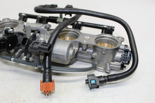 2012 Yamaha Yzf R1 World Gp 50th Anniversary Main Fuel Injectors / Throttle