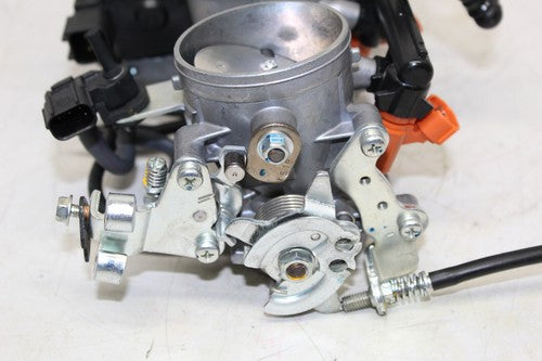 2013 Kawasaki Ninja Zx6r Zx636e Main Fuel Injectors / Throttle Bodies