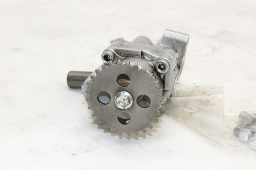 2006-07 Suzuki Gsxr600 Engine Motor Oil Pump 16310-01h00 16400-01h00 OEM