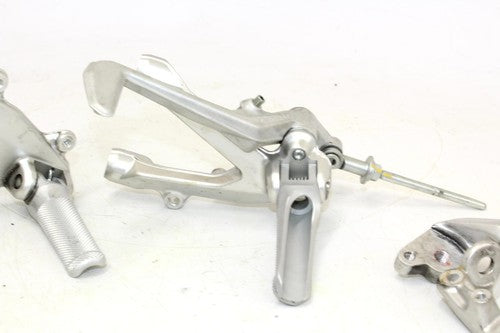 21 Yamaha R1 Front Foot Rests Pegs Steps Set Pair