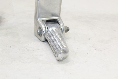 2002 Yamaha Yzf600r Right Rear Back Passenger Peg OEM