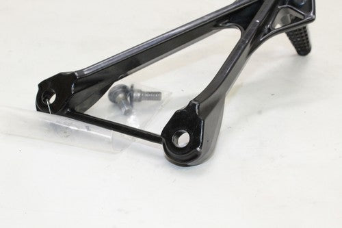 2005-06 Kawasaki Ninja Zx6r Zx636c Left Rear Back Passenger Peg 34028-0005 OEM