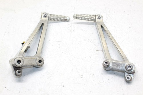 09-14 Yamaha Yzf R1 Rear Back Passenger PEG Set Pair OEM