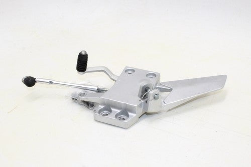 2003-05 Yamaha Fjr1300a Abs Right Driver Foot Peg Bracket Mount OEM