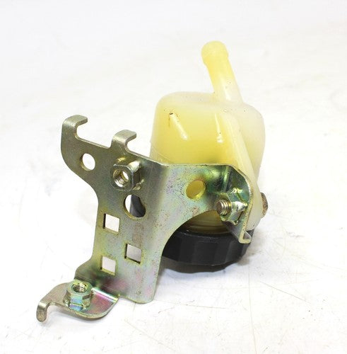 2004 HONDA ST1300 FRONT BRAKE MASTER FLUID RESERVOIR TANK BOTTLE