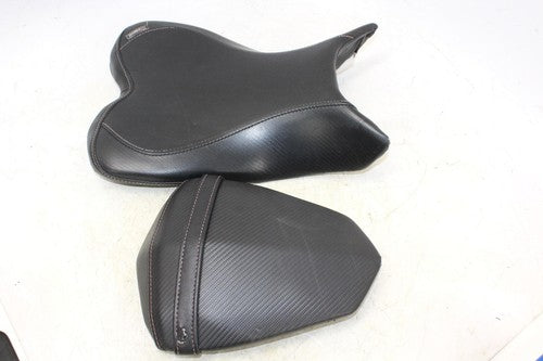 2009 Yamaha Yzf R1 Front Drivers Seat Pad Saddle Rear Seat