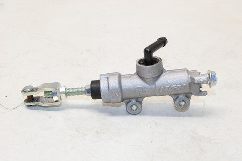 2019 Suzuki Gsxr250r Rear Back Brake Master Cylinder With Reservoir