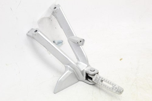 2017 Hyosung Gd250r Rear Back Passenger Peg Set Pair Left Right