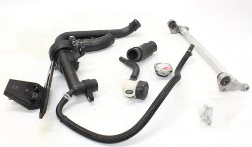 15-19 Yamaha Yzf R1 Front Brake Master Fluid Reservoir Tank Bottle