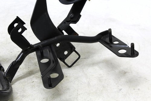 2011 Yamaha Zuma 125 Yw125 Upper Fairing Mirror Gauges Stay Bracket