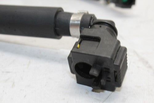 2015-17 Yamaha Yzf R3 Fuel Hose Gas Line Tube PIPE OEM