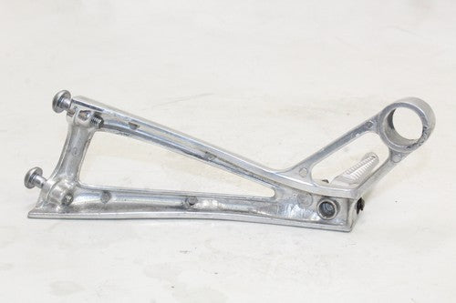 2003-05 Yamaha Yzf R6 Right Rear Back Passenger Peg 5sl-27440-01-00 OEM