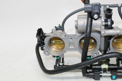 2012 Yamaha Yzf R1 World Gp 50th Anniversary Main Fuel Injectors / Throttle