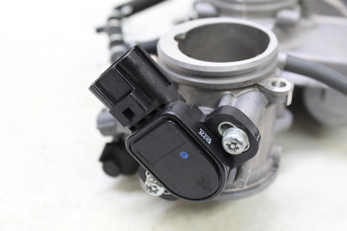 2017 Yamaha FZ10 OEM MAIN FUEL INJECTORS / THROTTLE BODIES